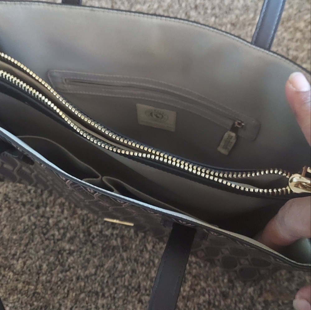 Handbag - Picture 7 of 7